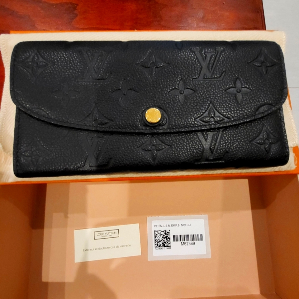Authentic Louis vuitton emilie empriente wallet